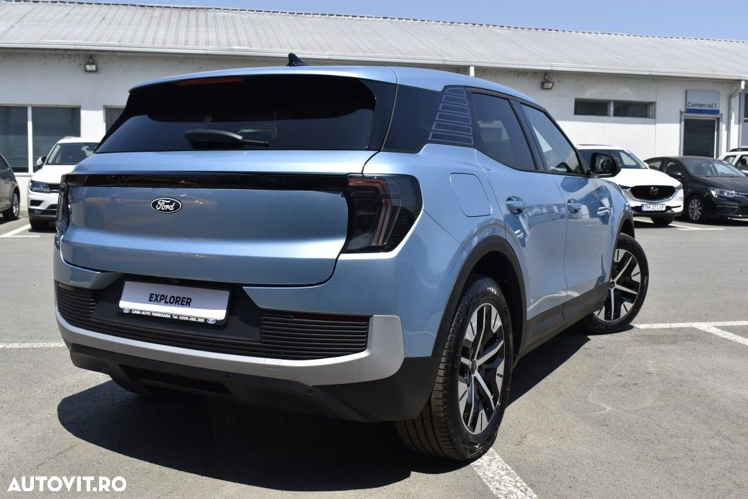 Ford Explorer - 4