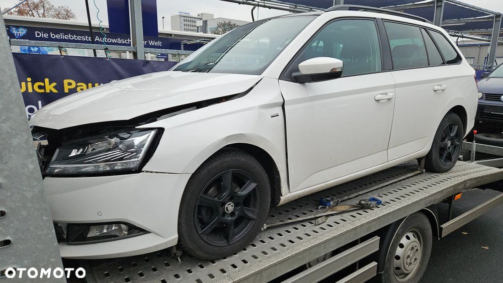 Skoda Fabia 1.0 TSI Clever - 2