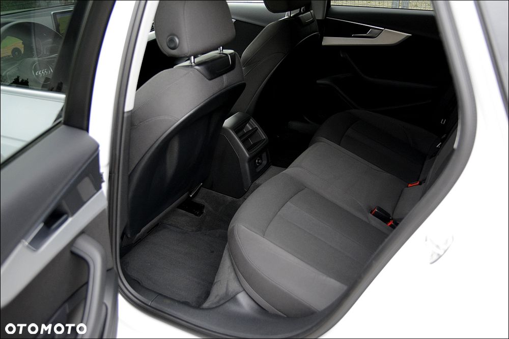 Audi A4 Avant 2.0 TFSI ultra Sport S tronic - 21