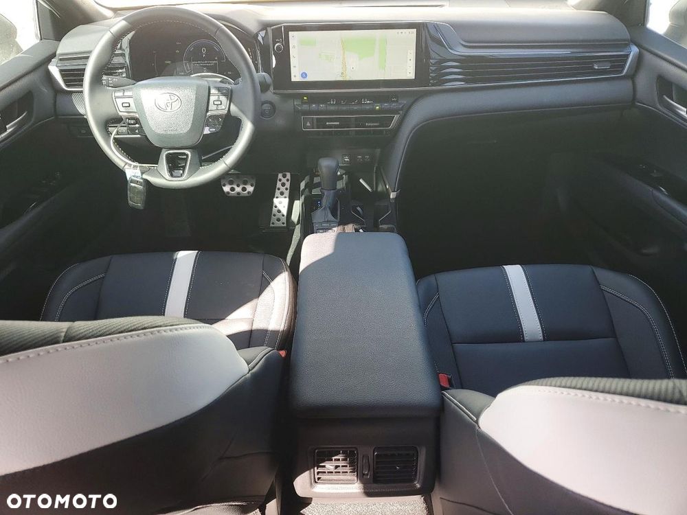 Toyota Camry 2.5 Hybrid Dynamic Force Executive e-CVT - 8