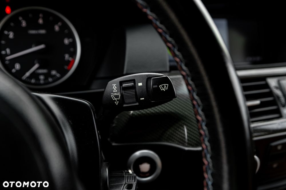 BMW Seria 5 525i xDrive - 29