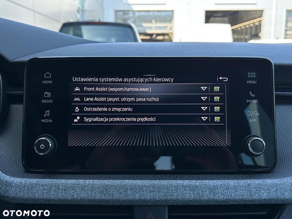 Skoda Kamiq 1.0 TSI Selection DSG - 30