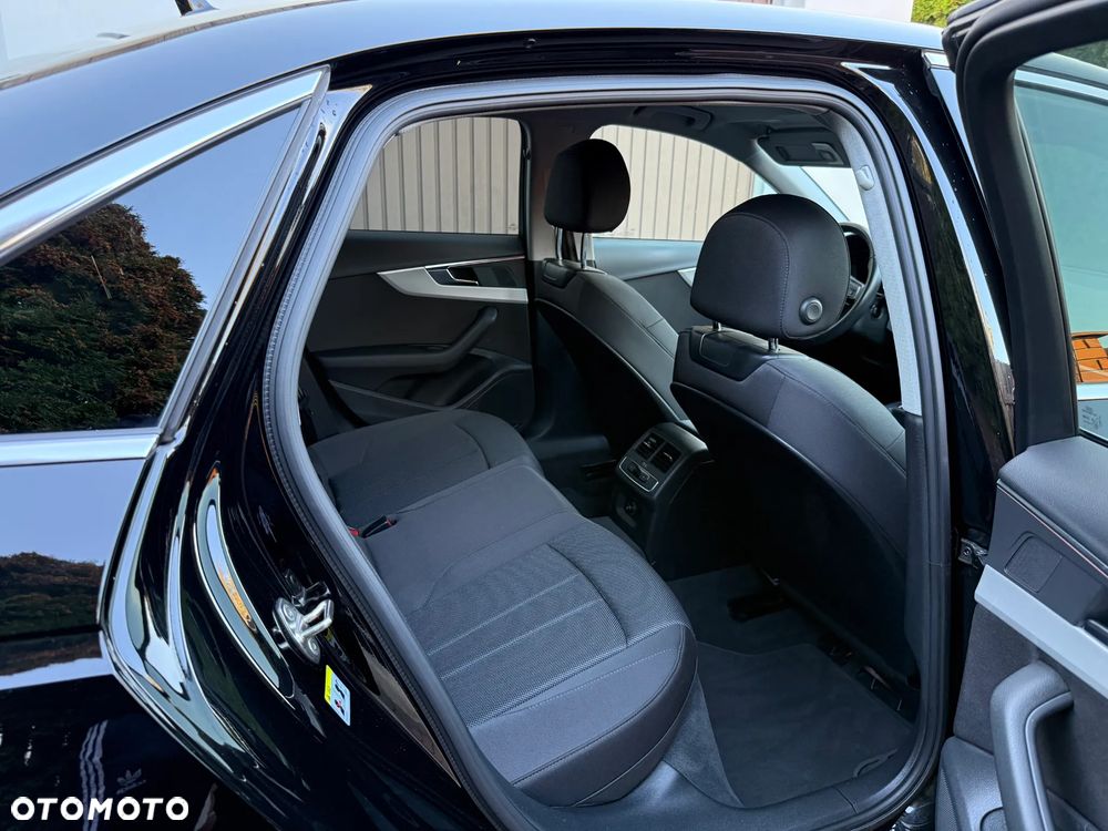 Audi A4 Limousine - 10