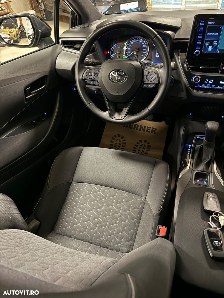 Toyota Corolla 1.8 Hybrid Comfort - 28