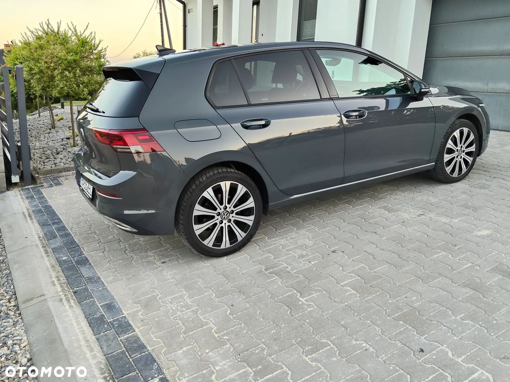 Volkswagen Golf - 6