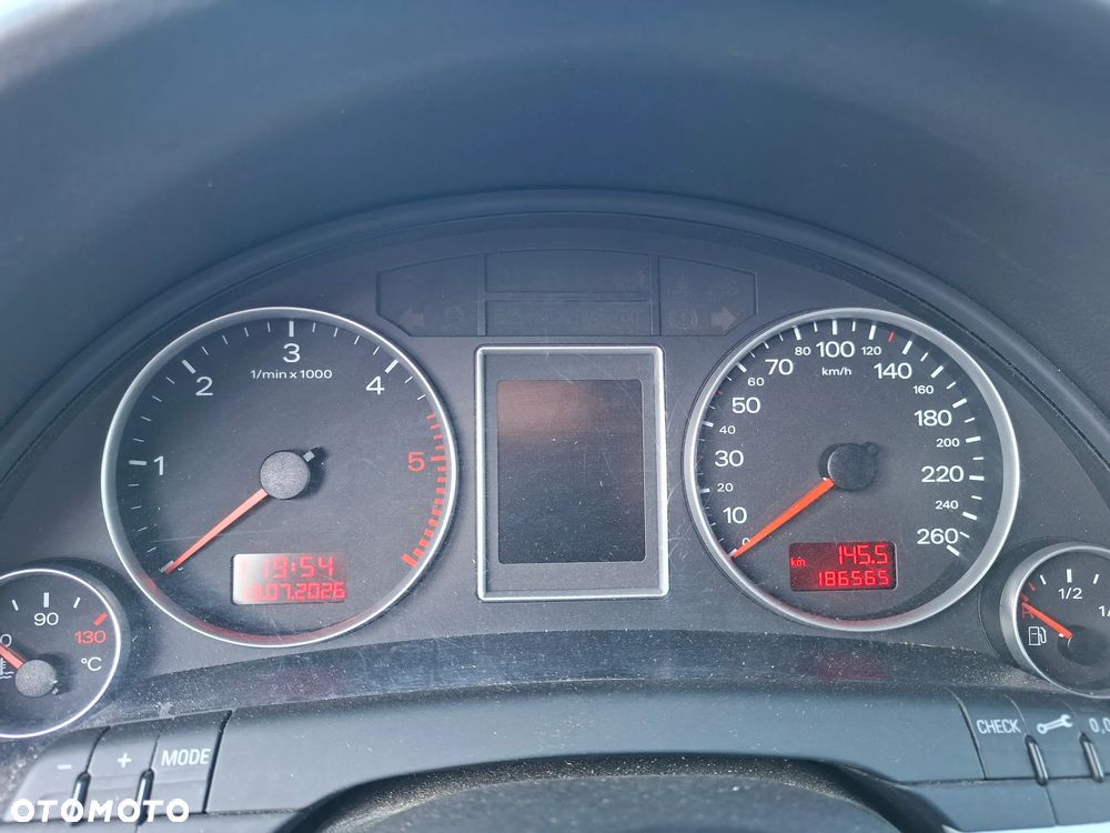 Audi A4 Avant 2.0 TDI DPF Quattro - 15