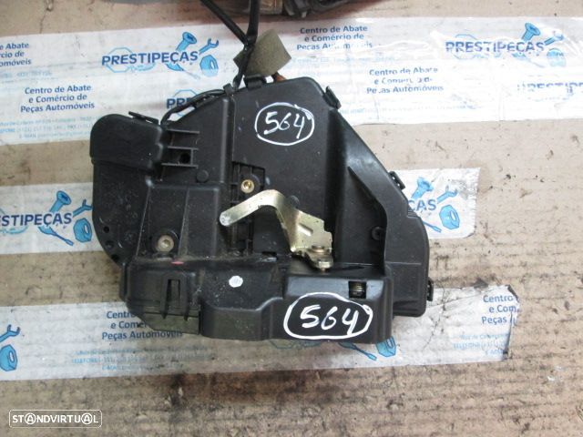 Fecho 2037300135 MERCEDES W203 2001 C200 CDI 115CV 4P CINZA TE 2 PINOS MERCEDES CLASS C W203 2004 220CDI 136Cv 4P PRETO T ESQ 2 PINOS MERCEDES W203 2000 2.2CDI 143CV 4P AZUL TE - 2