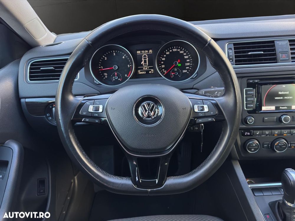 Volkswagen Jetta - 7