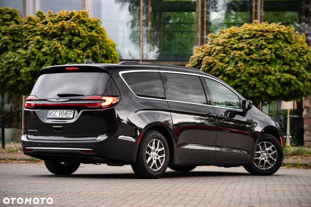 Chrysler Pacifica - 9
