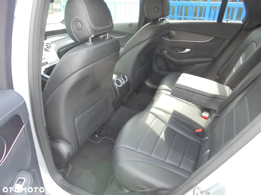 Mercedes-Benz GLC 300 de 4Matic 9G-TRONIC - 9