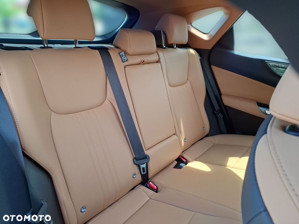 Lexus NX 350h Prestige 2WD - 18