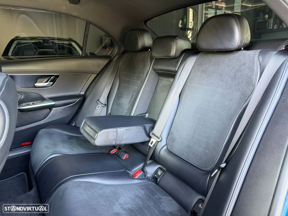 Mercedes-Benz C 300 e AMG Line - 24