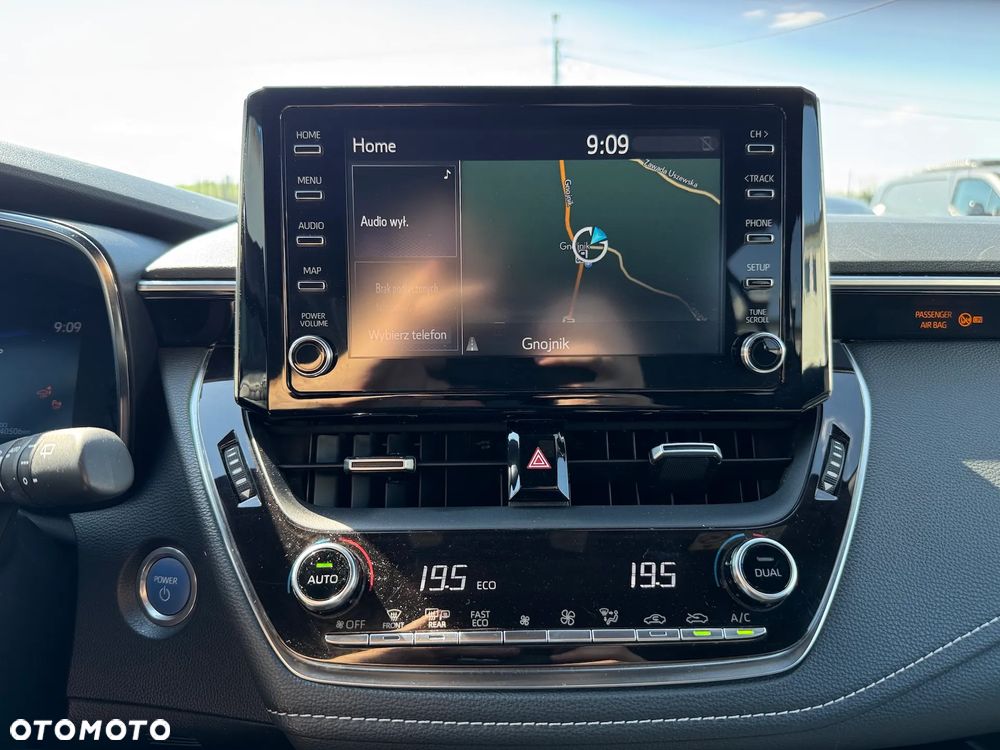 Toyota Corolla 1.8 Hybrid Executive - 9