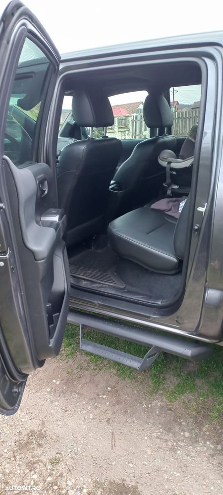 Toyota Tacoma - 15