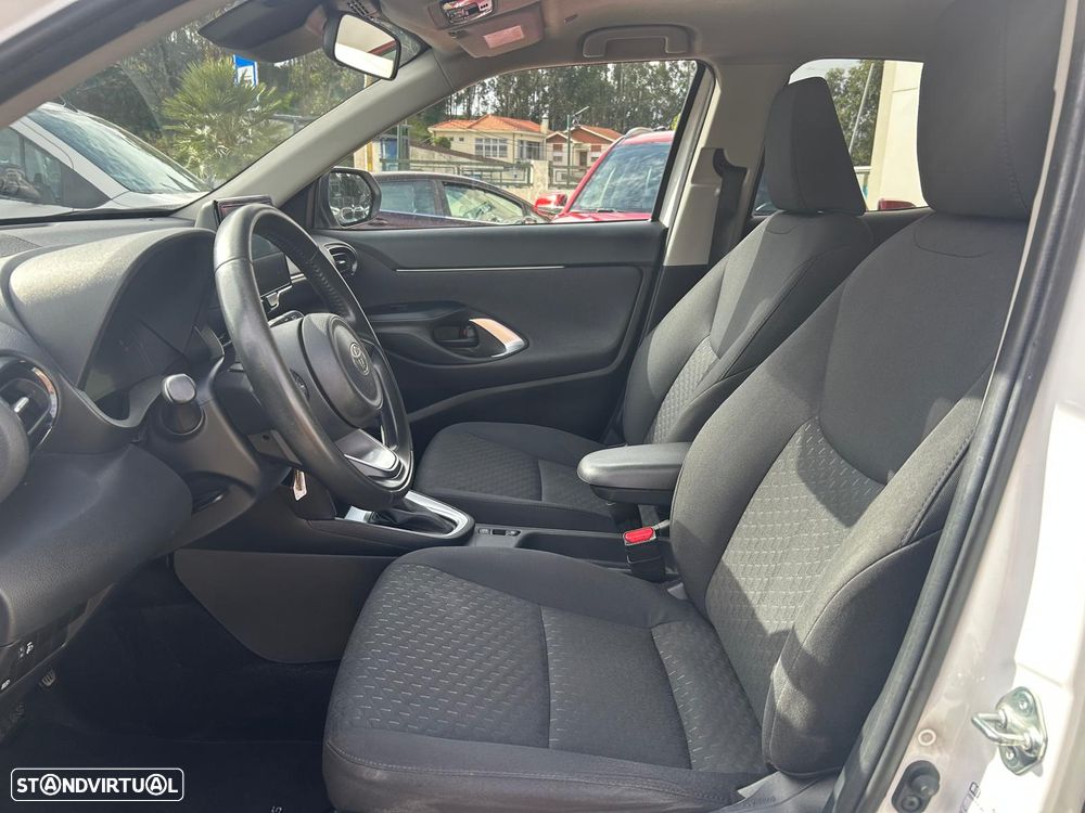 Toyota Yaris Cross 1.5 HDF Comfort Plus - 14