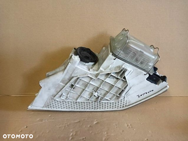 LAMPA PRAWA PRAWY REFLEKTOR SOCZEWKA SKODA OCTAVIA II 2 04-08R - 3