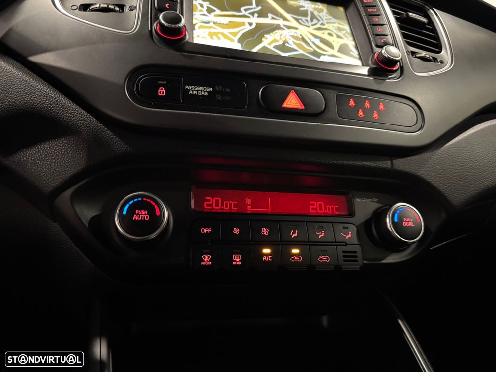 Kia Carens 1.7 CRDi ISG TX - 29