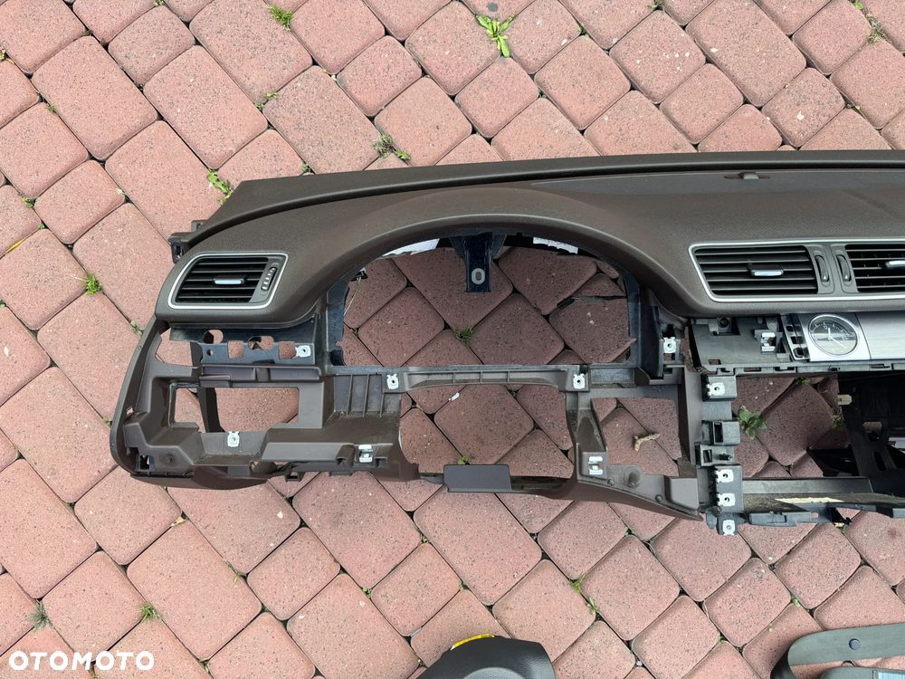 DESKA KONSOLA KOKPIT PODUSZKA PASY PASSAT B7 BRĄZOWA - 6