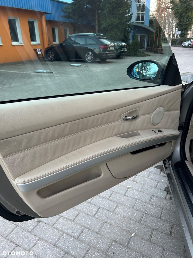 BMW Seria 3 325i xDrive - 7