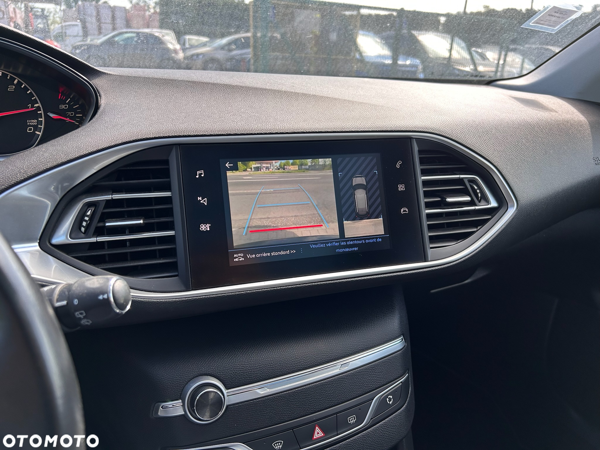 Peugeot 308 SW BlueHDi 130 Allure - 12