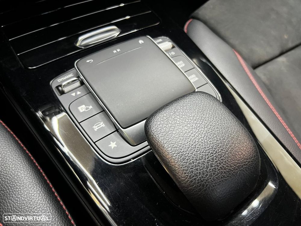 Mercedes-Benz A 250 Limousine e AMG Line - 51