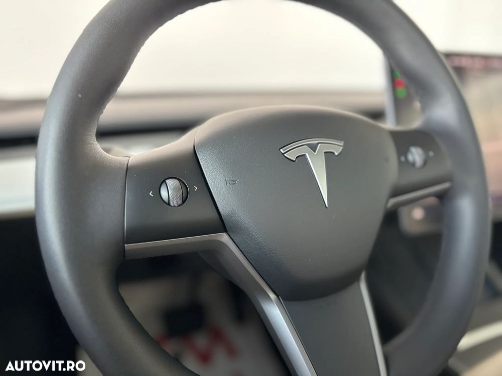 Tesla Model 3 Standard Reichweite Plus Hinterradantrieb - 26