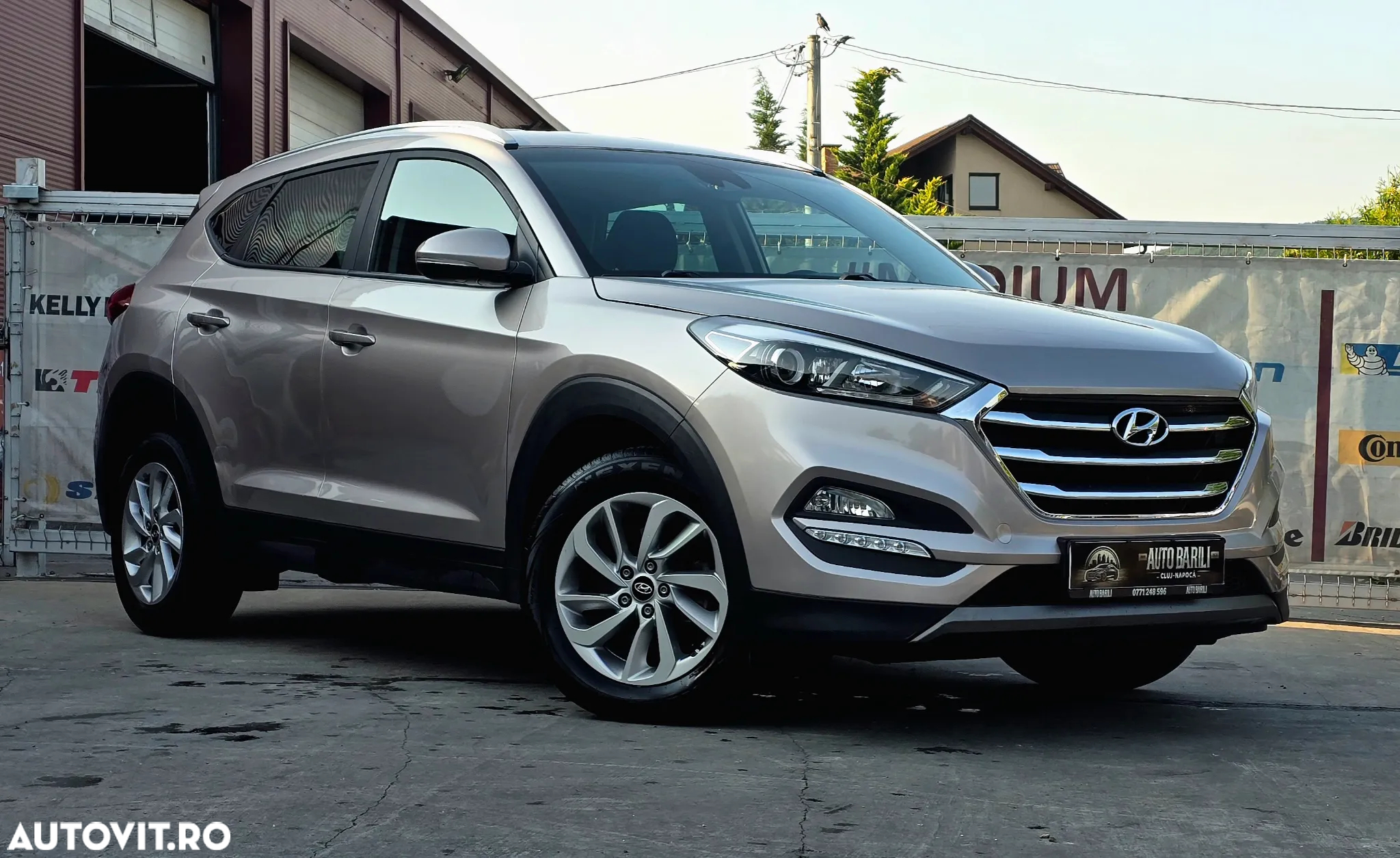 Hyundai Tucson 2.0 CRDI 4WD Automatik Advantage - 3