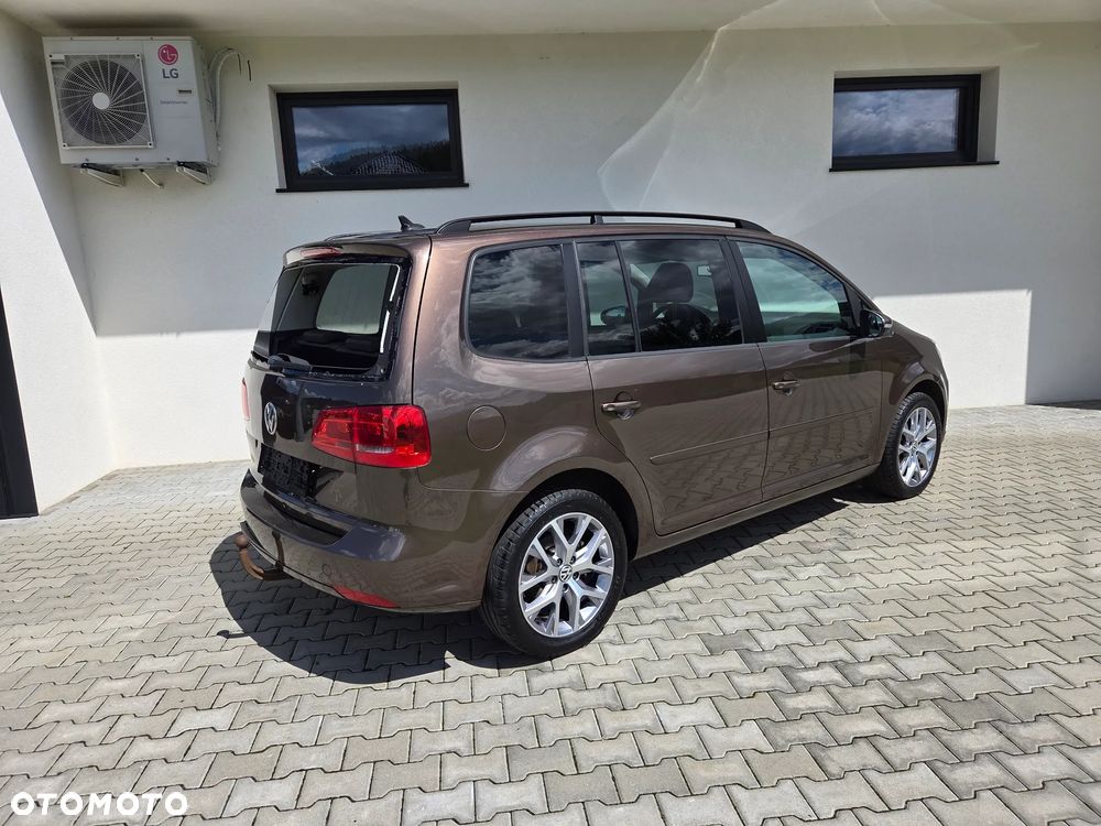 Volkswagen Touran - 16