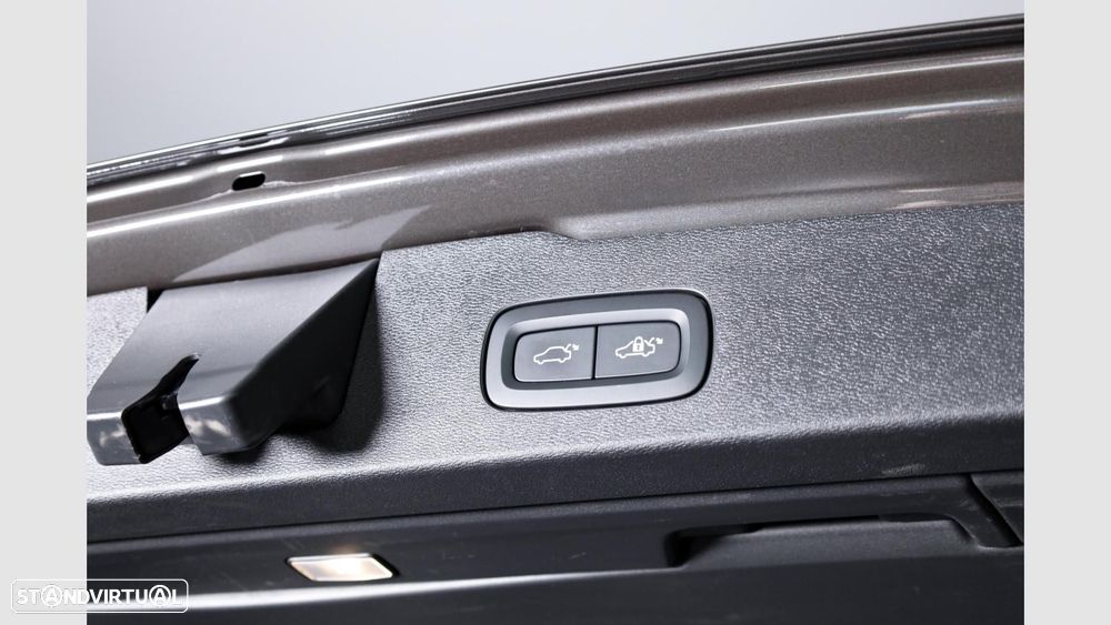 Volvo V60 2.0 T6 AWD TE Plus Dark — fotografia 17