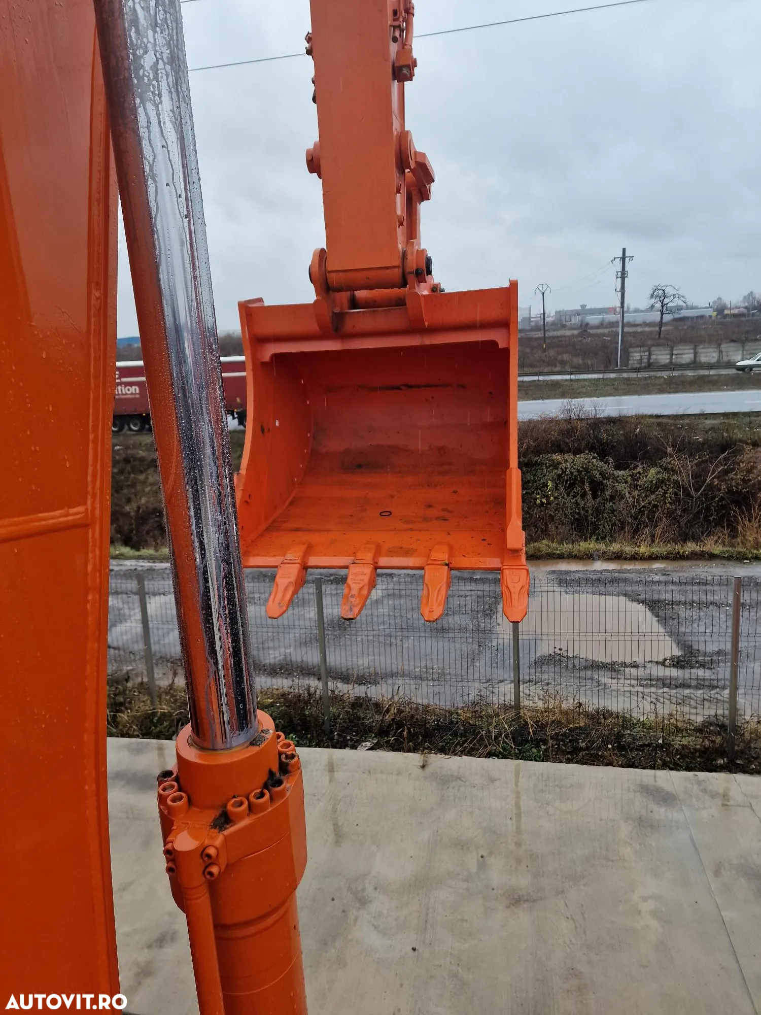 Hitachi ZX350-7, 37t, cupa NOUA 2,2mc, inst picon, a dous inst hidr, 3 pompe HITACHI, posibilitate leasing, STARE CA NOU-PRET DE CRIZA 179.000 EUR+Tva - 35