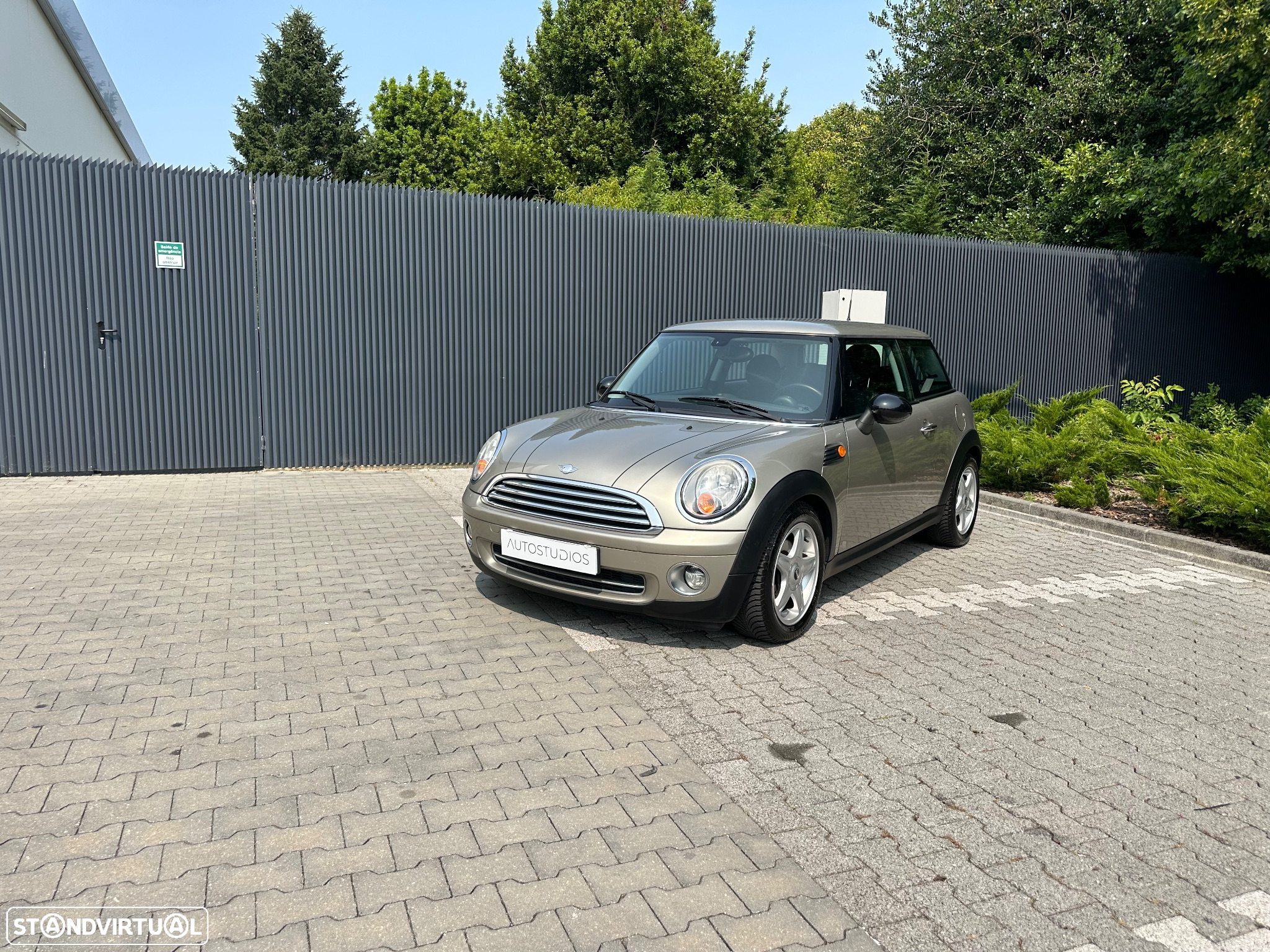 MINI 3 Portas One 1.4 Auto - 2