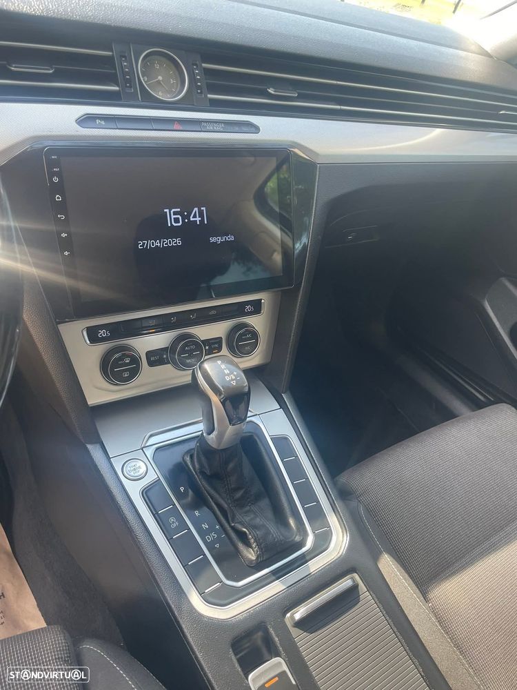 VW Passat 2.0 TDI (BlueMotion ) DSG Trendline - 18