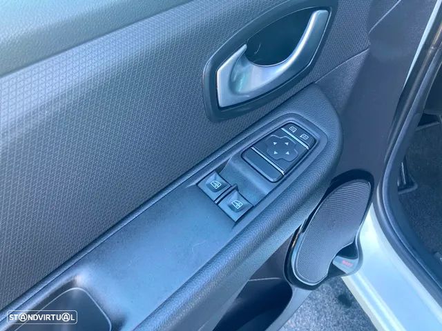 Renault Clio 0.9 TCE Luxe - 23