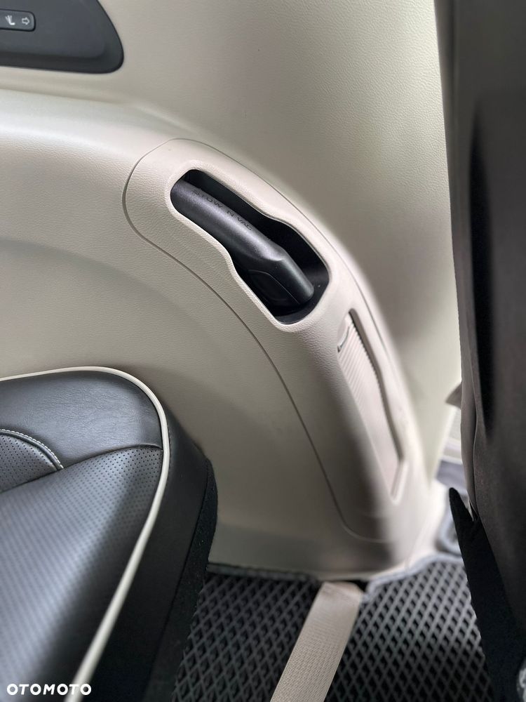 Chrysler Pacifica - 18