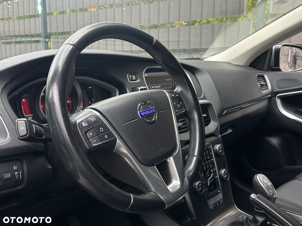 Volvo V40 D2 Momentum - 12
