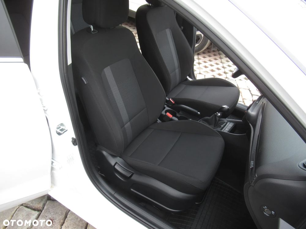 Hyundai i20 1.2 Modern - 10