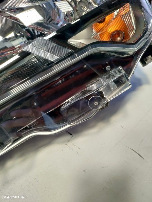 Farol Frente Esquerdo / Otica Esquerda Opel Combo Life (X19)  98168255 - 8