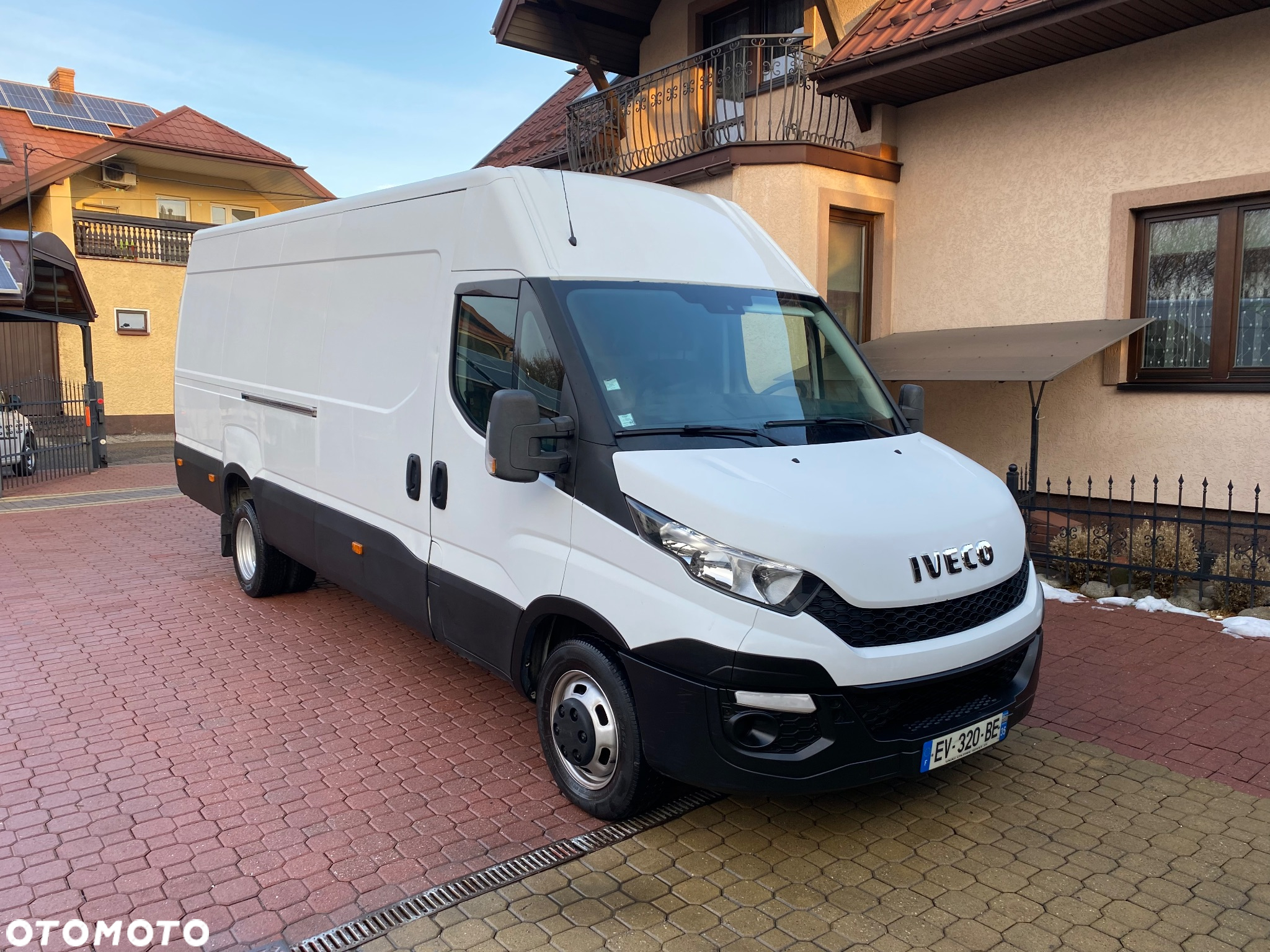 Iveco 35C13 bliźniaki  klimatronic MAXI DŁUGIE hak 3500 kg - 33