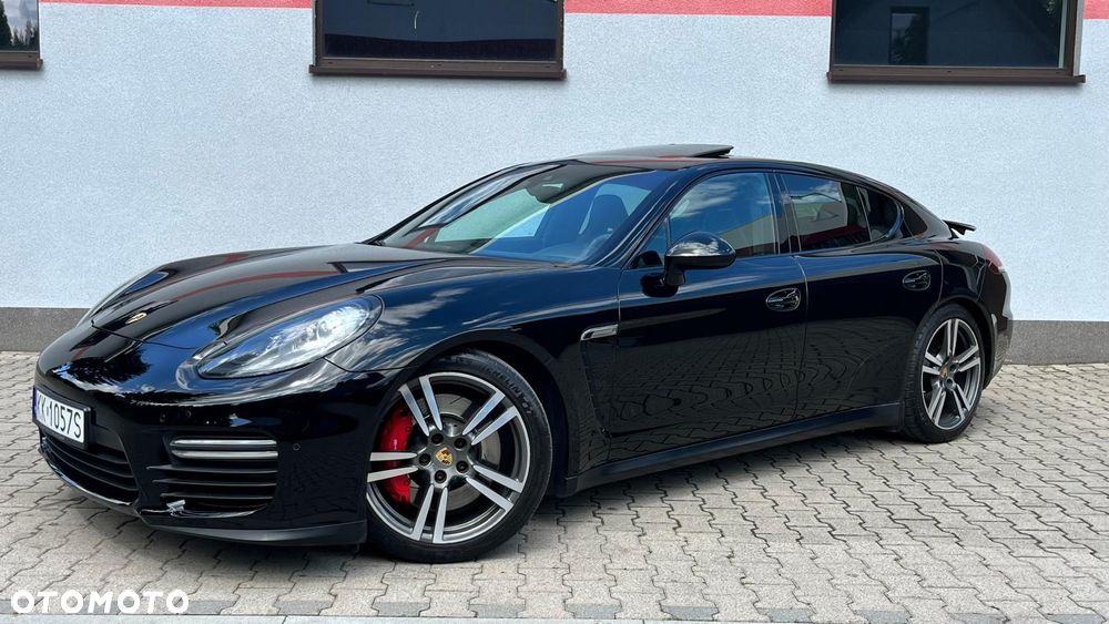 Porsche Panamera GTS PDK - 1