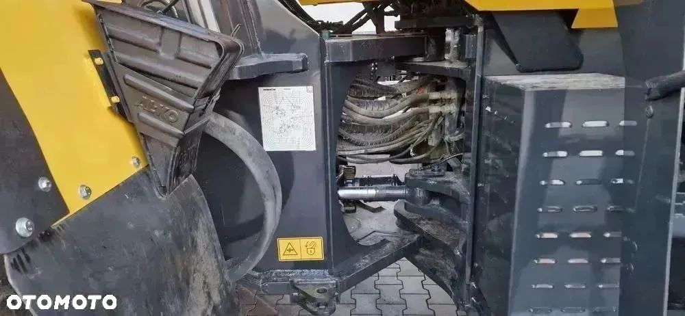Komatsu WA 470 ładowarka stan b.dobry - 10