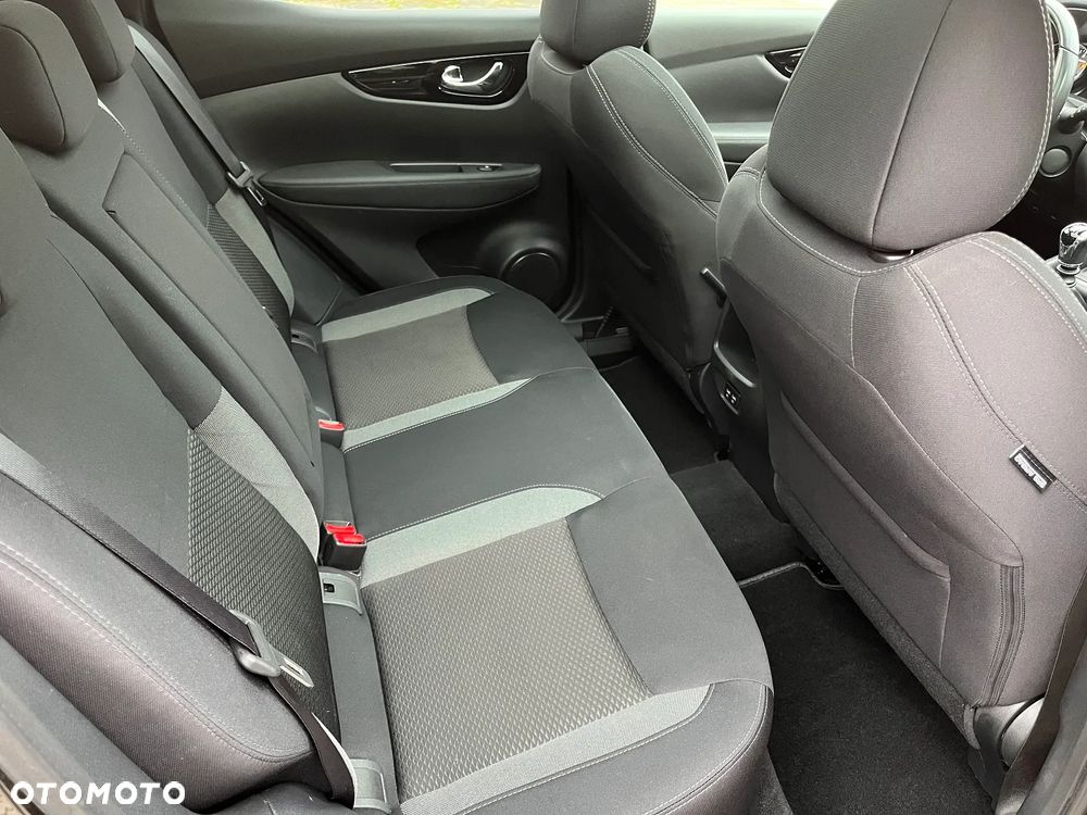 Nissan Qashqai 1.3 DIG-T N-Connecta - 25
