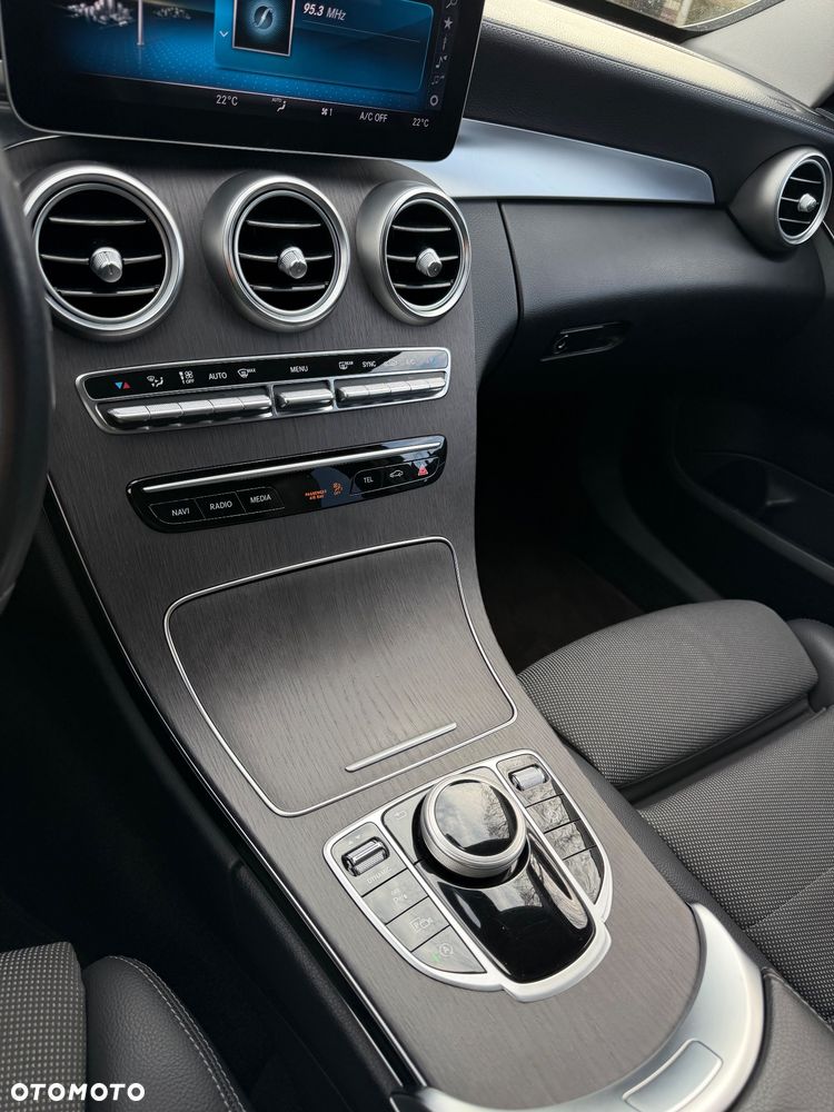 Mercedes-Benz Klasa C 300 d 9G-TRONIC Avantgarde - 16