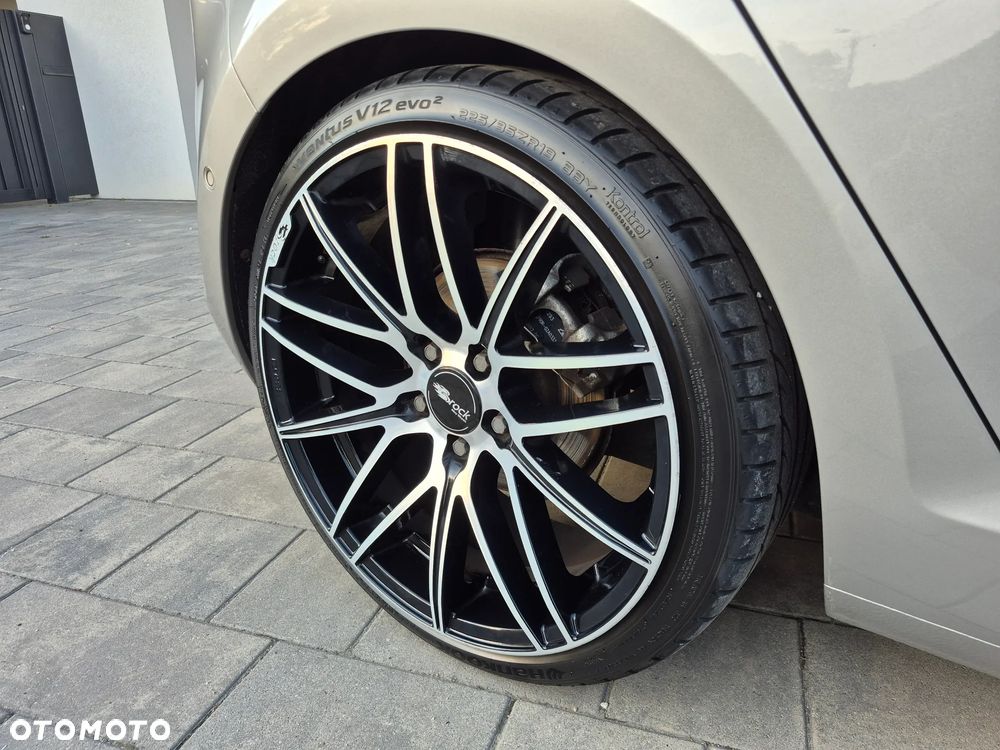 Volkswagen Golf 1.2 TSI BlueMotion Technology Cup - 27