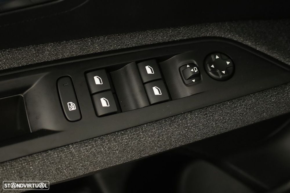 Peugeot 3008 1.6 Hybrid Allure e-EAT8 - 21