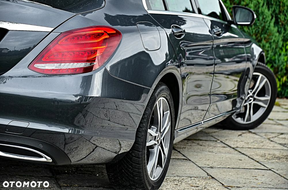 Mercedes-Benz Klasa C 180 T 7G-TRONIC Exclusive - 15