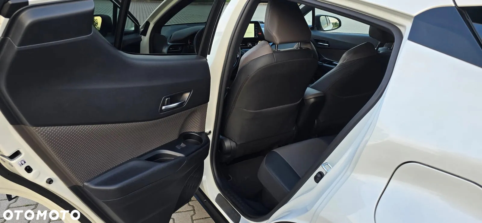 Toyota C-HR 2.0 Hybrid Executive - 15