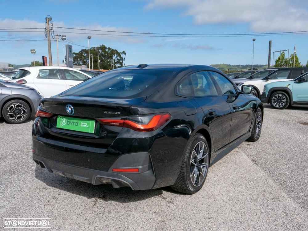 BMW i4 eDrive35 Desportiva M - 17