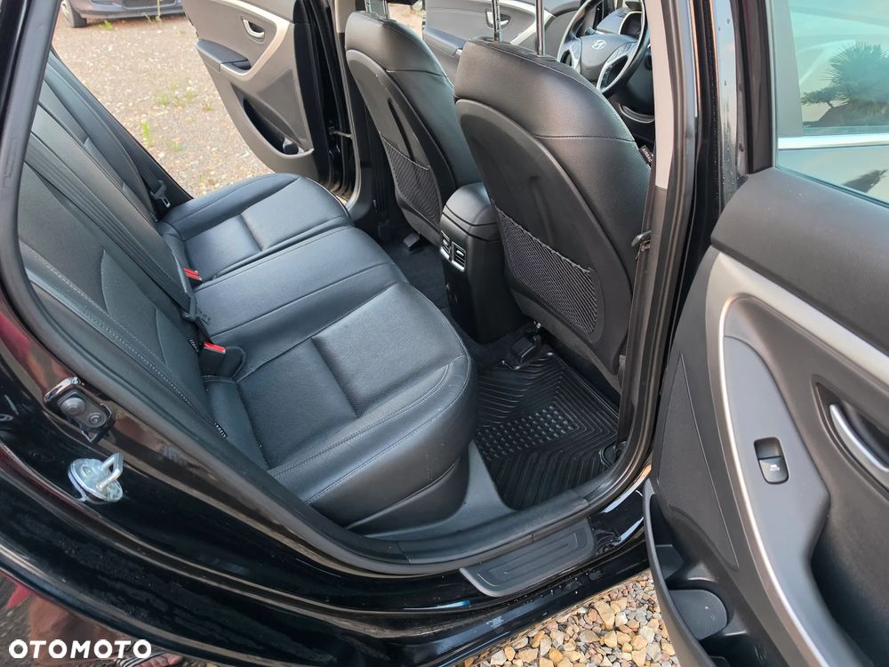 Hyundai i30 1.6 CRDi Premium - 17