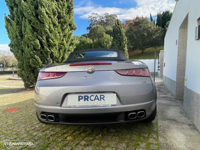Alfa Romeo Spider - 24