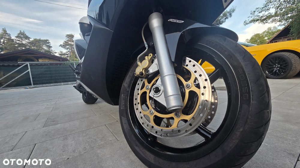 Aprilia SRV 850 - 5